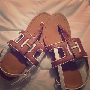 White and brown Big Kids Size 5 Sandals